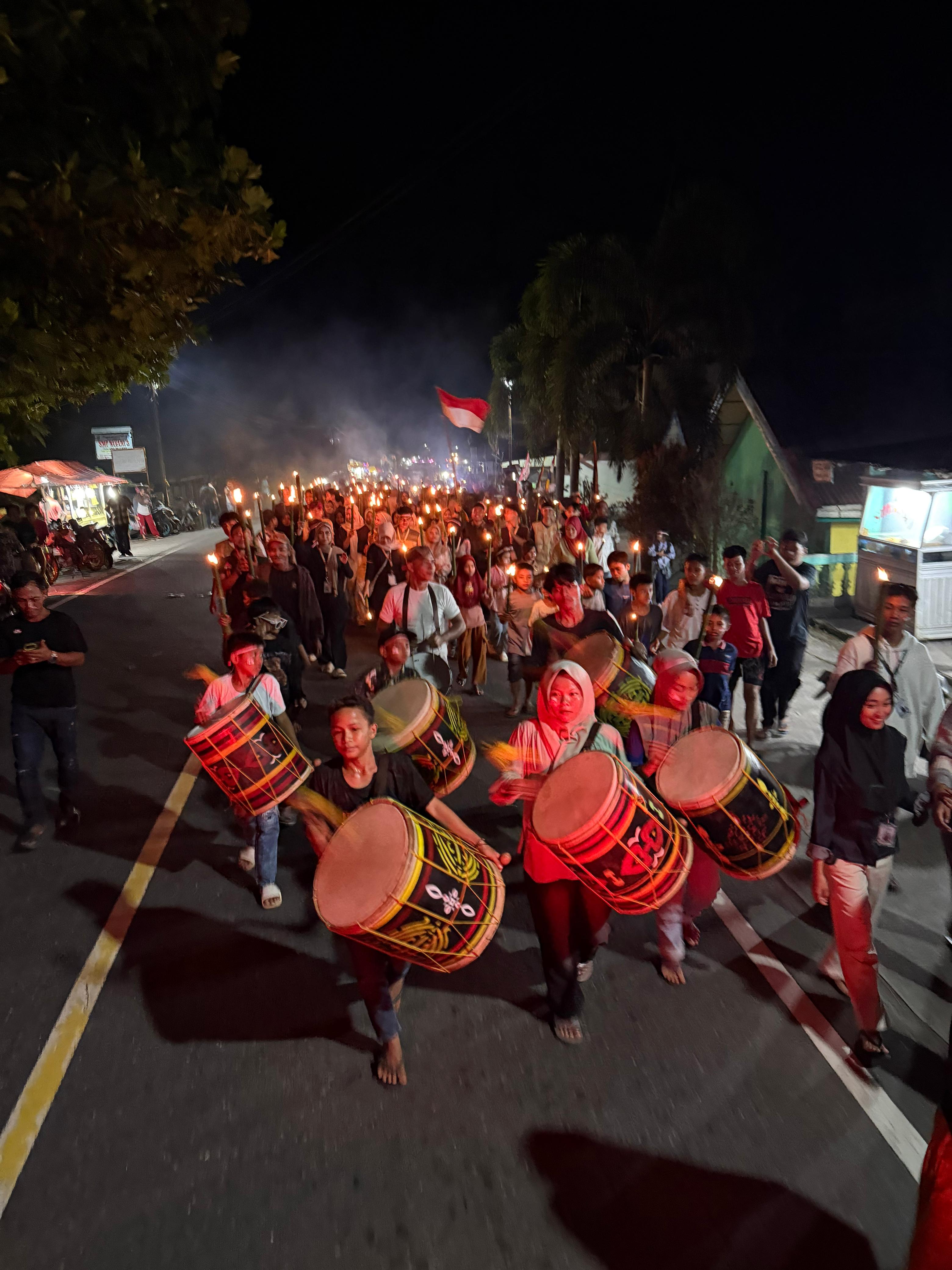 Nagari Durian Kapas Darussalam Gelar Pawai Obor Meriahkan HUT RI ke-80